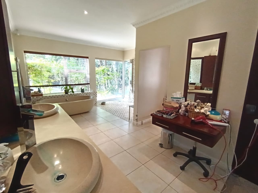 5 Bedroom Property for Sale in Lovemore Heights Estate Eastern Cape